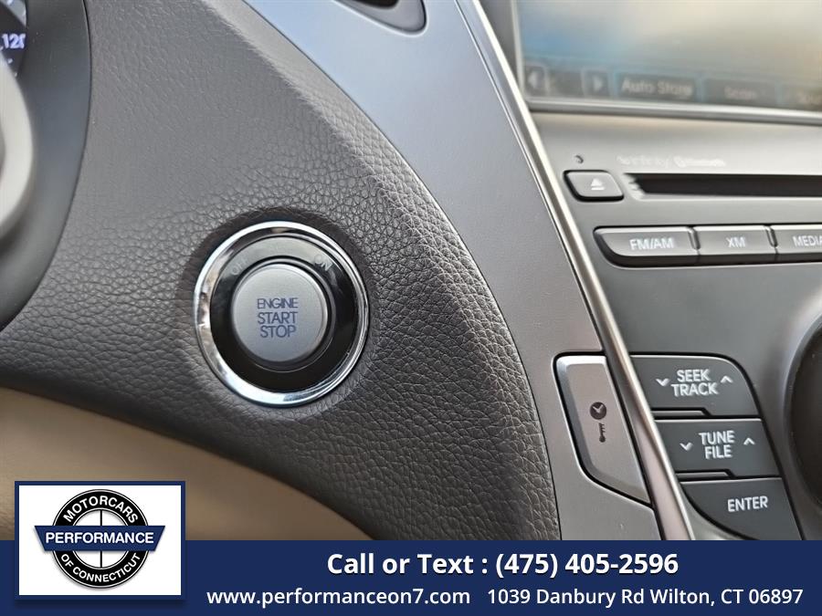 2013 Hyundai Azera 4dr Sdn, available for sale in Wilton, Connecticut | Performance Motor Cars Of Connecticut LLC. Wilton, Connecticut 2013 Hyundai Azera 4dr Sdn, available for sale in Wilton, Connecticut | Performance Motor Cars Of Connecticut LLC. Wilton, Connecticut