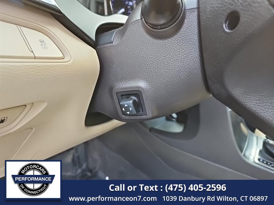 2013 Hyundai Azera 4dr Sdn, available for sale in Wilton, Connecticut | Performance Motor Cars Of Connecticut LLC. Wilton, Connecticut 2013 Hyundai Azera 4dr Sdn, available for sale in Wilton, Connecticut | Performance Motor Cars Of Connecticut LLC. Wilton, Connecticut