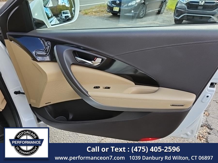 2013 Hyundai Azera 4dr Sdn, available for sale in Wilton, Connecticut | Performance Motor Cars Of Connecticut LLC. Wilton, Connecticut 2013 Hyundai Azera 4dr Sdn, available for sale in Wilton, Connecticut | Performance Motor Cars Of Connecticut LLC. Wilton, Connecticut