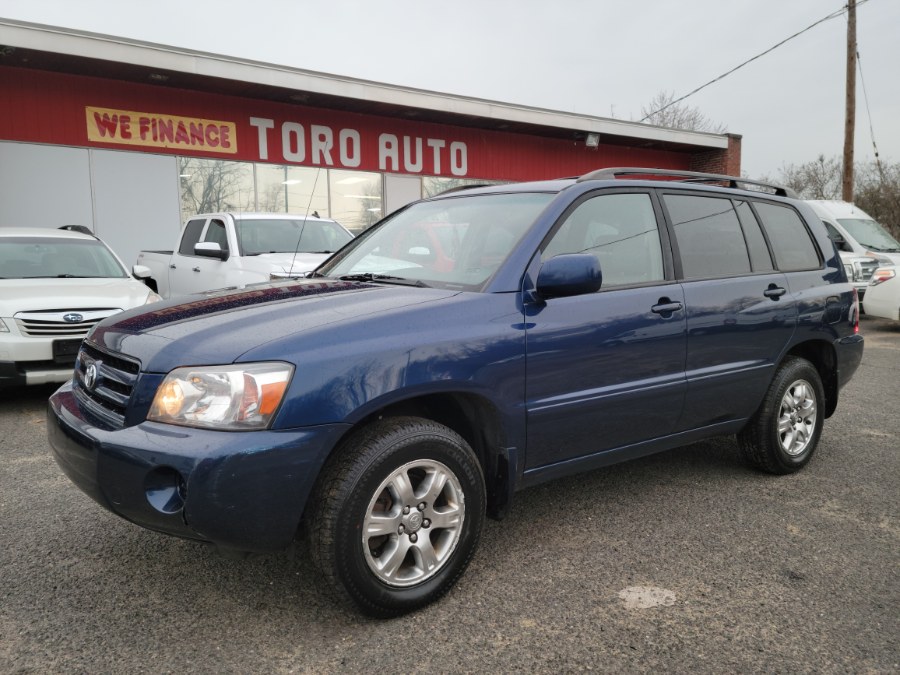 2006 Toyota Highlander 4dr 4-Cyl 4WD (Natl), available for sale in East Windsor, Connecticut | Toro Auto. East Windsor, Connecticut