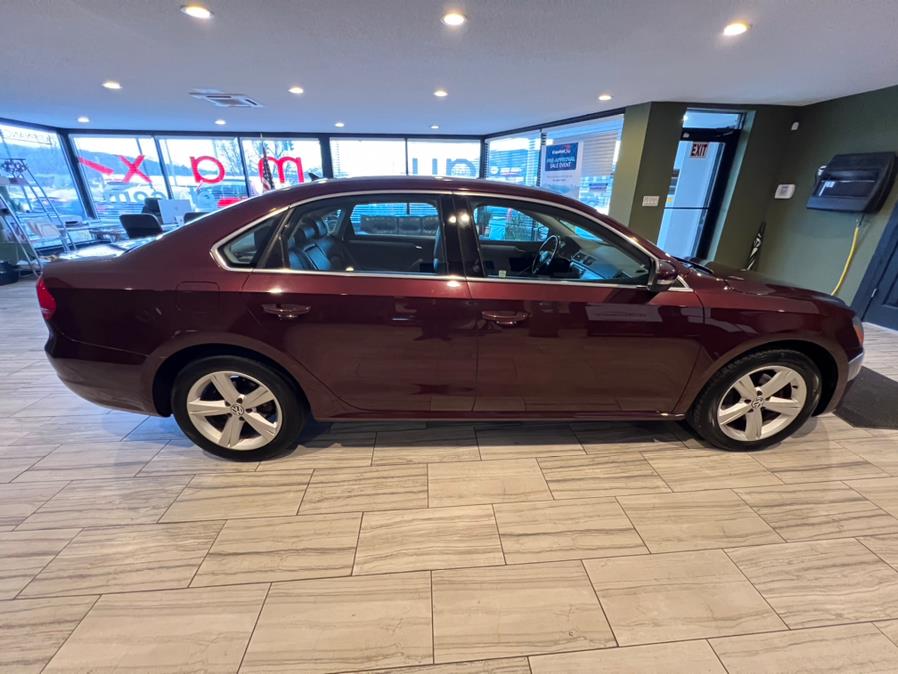 2013 Volkswagen Passat 4dr Sdn 2.5L Auto SE w/Sunroof PZEV, available for sale in West Hartford, Connecticut | AutoMax. West Hartford, Connecticut 2013 Volkswagen Passat 4dr Sdn 2.5L Auto SE w/Sunroof PZEV, available for sale in West Hartford, Connecticut | AutoMax. West Hartford, Connecticut