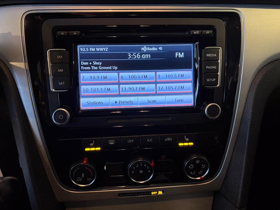 2013 Volkswagen Passat 4dr Sdn 2.5L Auto SE w/Sunroof PZEV, available for sale in West Hartford, Connecticut | AutoMax. West Hartford, Connecticut 2013 Volkswagen Passat 4dr Sdn 2.5L Auto SE w/Sunroof PZEV, available for sale in West Hartford, Connecticut | AutoMax. West Hartford, Connecticut
