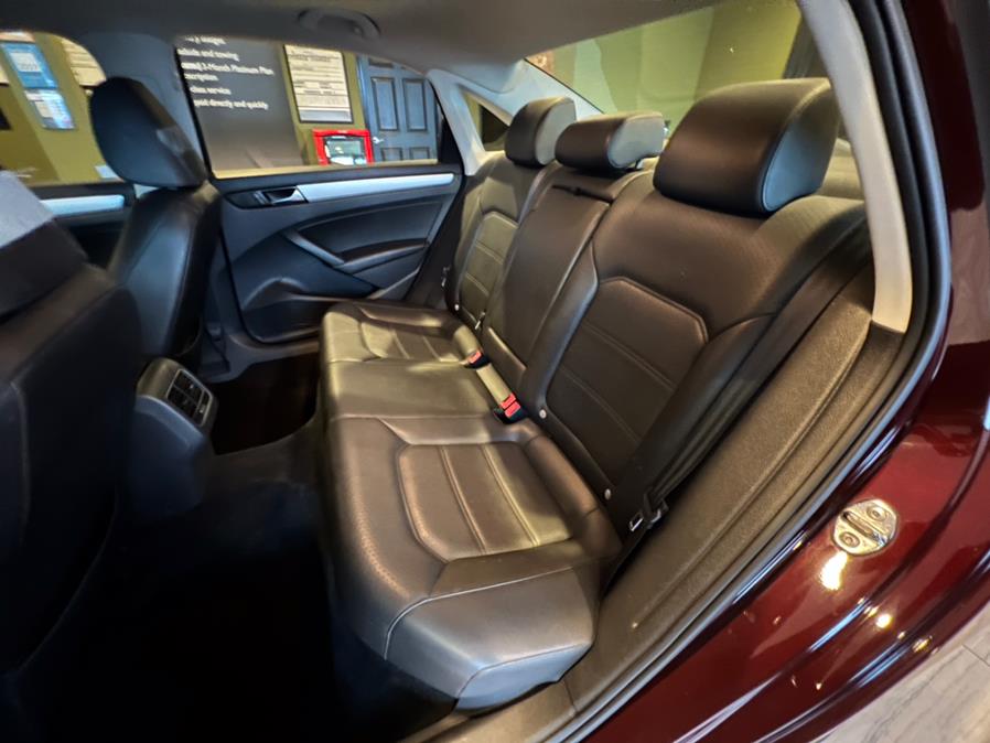 2013 Volkswagen Passat 4dr Sdn 2.5L Auto SE w/Sunroof PZEV, available for sale in West Hartford, Connecticut | AutoMax. West Hartford, Connecticut 2013 Volkswagen Passat 4dr Sdn 2.5L Auto SE w/Sunroof PZEV, available for sale in West Hartford, Connecticut | AutoMax. West Hartford, Connecticut