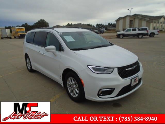 2022 Chrysler Pacifica Touring L FWD, available for sale in Colby, Kansas | M C Auto Outlet Inc. Colby, Kansas 2022 Chrysler Pacifica Touring L FWD, available for sale in Colby, Kansas | M C Auto Outlet Inc. Colby, Kansas