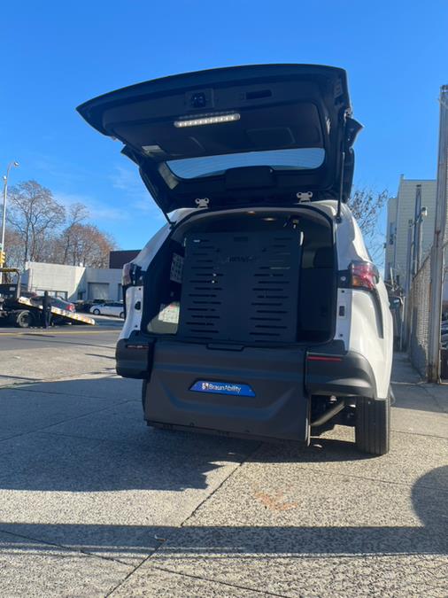 2023 Toyota Sienna LE FWD 8-Passenger (Natl), available for sale in BROOKLYN, New York | Deals on Wheels International Auto. BROOKLYN, New York 2023 Toyota Sienna LE FWD 8-Passenger (Natl), available for sale in BROOKLYN, New York | Deals on Wheels International Auto. BROOKLYN, New York
