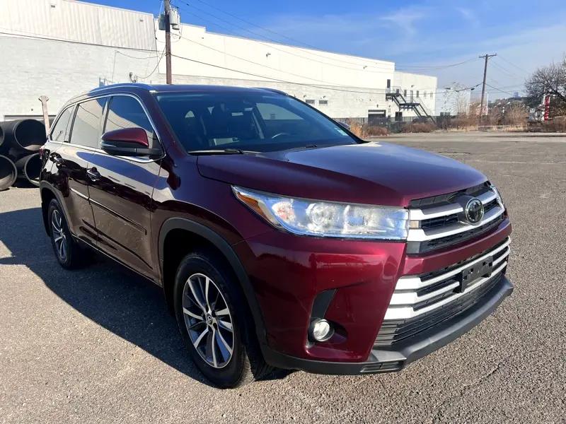 2018 Toyota Highlander SE V6 AWD (Natl), available for sale in Jersey City, New Jersey | Car Valley Group. Jersey City, New Jersey