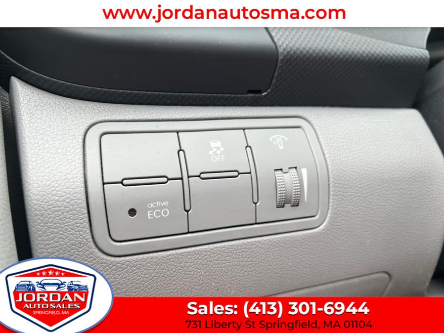 2013 Hyundai Accent 4dr Sdn Auto GLS, available for sale in Springfield, Massachusetts | Jordan Auto Sales. Springfield, Massachusetts 2013 Hyundai Accent 4dr Sdn Auto GLS, available for sale in Springfield, Massachusetts | Jordan Auto Sales. Springfield, Massachusetts