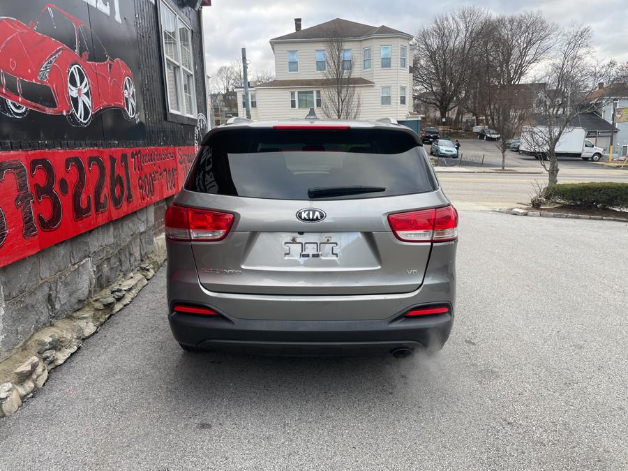2016 Kia Sorento AWD 4dr 3.3L LX, available for sale in Worcester, Massachusetts | Worcester Auto Outlet LLC. Worcester, Massachusetts 2016 Kia Sorento AWD 4dr 3.3L LX, available for sale in Worcester, Massachusetts | Worcester Auto Outlet LLC. Worcester, Massachusetts