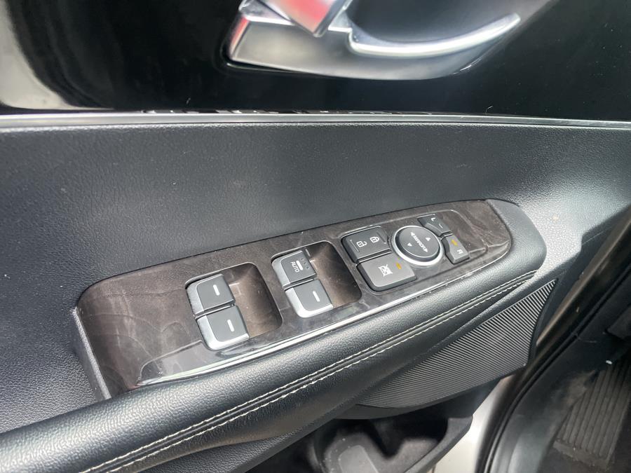 2016 Kia Sorento AWD 4dr 3.3L LX, available for sale in Worcester, Massachusetts | Worcester Auto Outlet LLC. Worcester, Massachusetts 2016 Kia Sorento AWD 4dr 3.3L LX, available for sale in Worcester, Massachusetts | Worcester Auto Outlet LLC. Worcester, Massachusetts