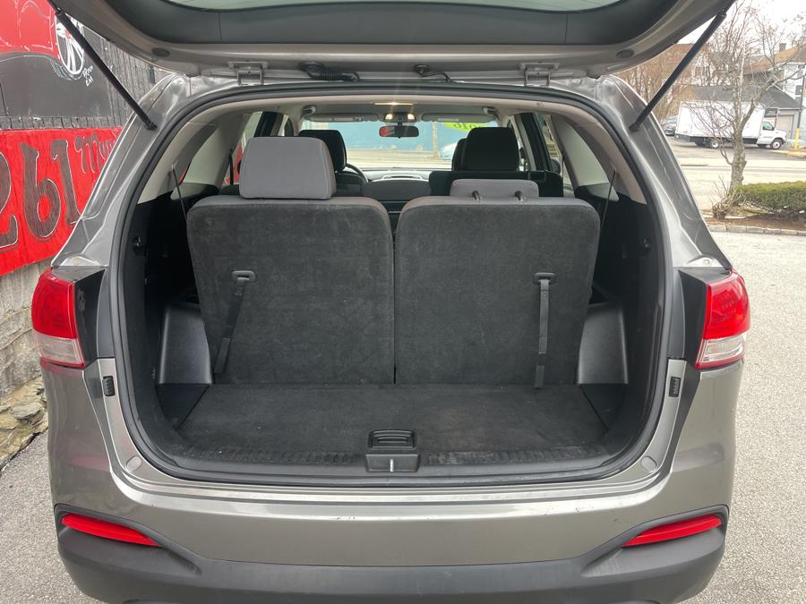 2016 Kia Sorento AWD 4dr 3.3L LX, available for sale in Worcester, Massachusetts | Worcester Auto Outlet LLC. Worcester, Massachusetts 2016 Kia Sorento AWD 4dr 3.3L LX, available for sale in Worcester, Massachusetts | Worcester Auto Outlet LLC. Worcester, Massachusetts