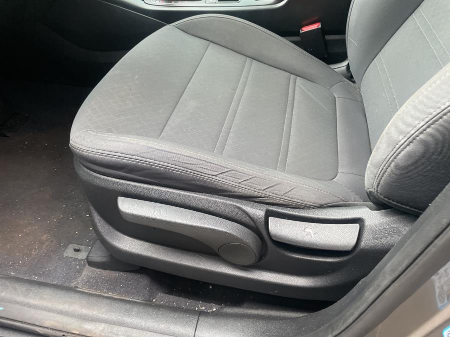 2016 Kia Sorento AWD 4dr 3.3L LX, available for sale in Worcester, Massachusetts | Worcester Auto Outlet LLC. Worcester, Massachusetts 2016 Kia Sorento AWD 4dr 3.3L LX, available for sale in Worcester, Massachusetts | Worcester Auto Outlet LLC. Worcester, Massachusetts