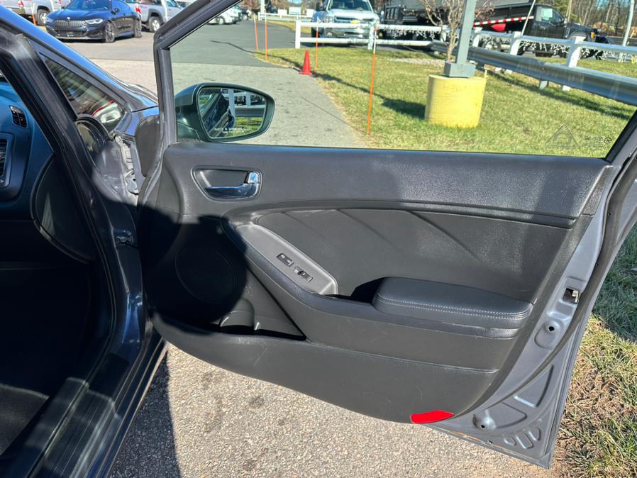 2014 Kia Forte 4dr Sdn Auto LX, available for sale in South Windsor, Connecticut | Mike And Tony Auto Sales, Inc. South Windsor, Connecticut 2014 Kia Forte 4dr Sdn Auto LX, available for sale in South Windsor, Connecticut | Mike And Tony Auto Sales, Inc. South Windsor, Connecticut