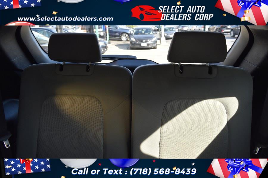 2017 Hyundai Santa Fe SE 3.3L Auto AWD, available for sale in Brooklyn, New York | Select Auto Dealers Corp. Brooklyn, New York 2017 Hyundai Santa Fe SE 3.3L Auto AWD, available for sale in Brooklyn, New York | Select Auto Dealers Corp. Brooklyn, New York