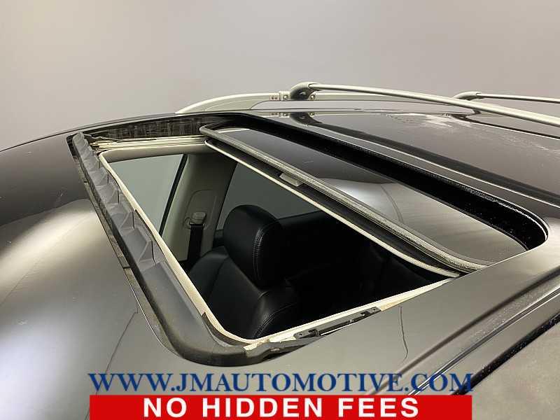 2017 Nissan Pathfinder SL, available for sale in Naugatuck, Connecticut | J&M Automotive Sls&Svc LLC. Naugatuck, Connecticut 2017 Nissan Pathfinder SL, available for sale in Naugatuck, Connecticut | J&M Automotive Sls&Svc LLC. Naugatuck, Connecticut
