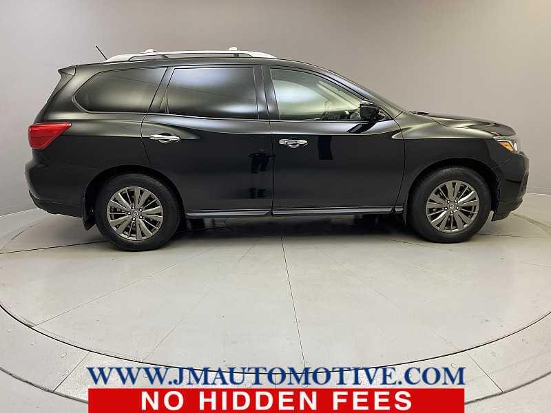 2017 Nissan Pathfinder SL, available for sale in Naugatuck, Connecticut | J&M Automotive Sls&Svc LLC. Naugatuck, Connecticut 2017 Nissan Pathfinder SL, available for sale in Naugatuck, Connecticut | J&M Automotive Sls&Svc LLC. Naugatuck, Connecticut