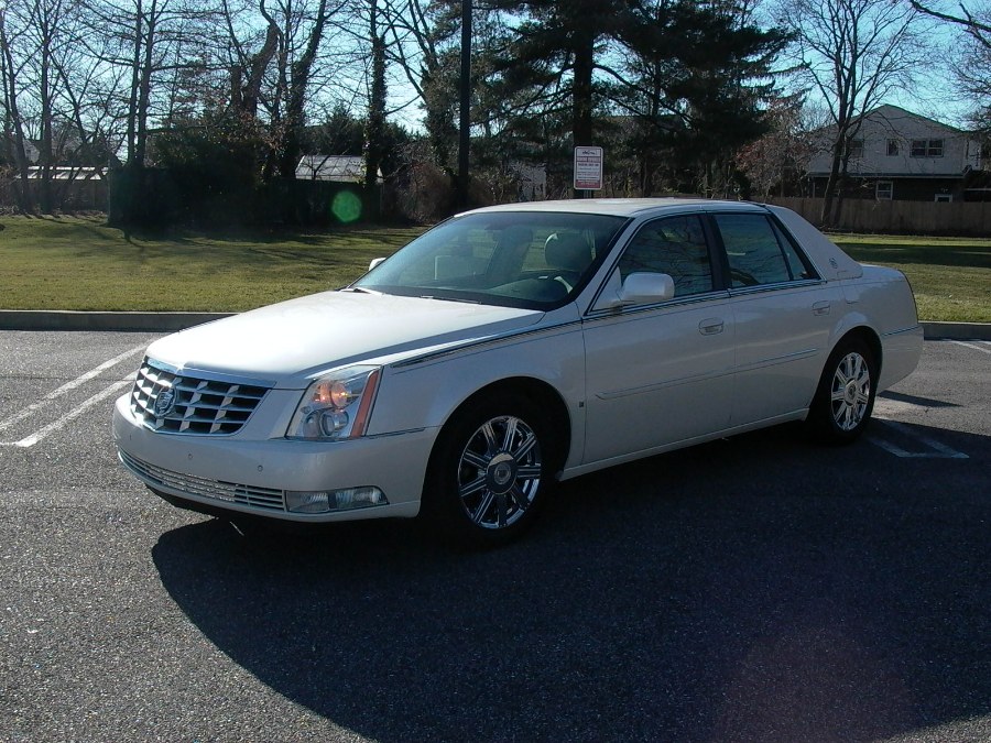 2007 Cadillac DTS 4dr Sdn Luxury II, available for sale in Bellmore, NY