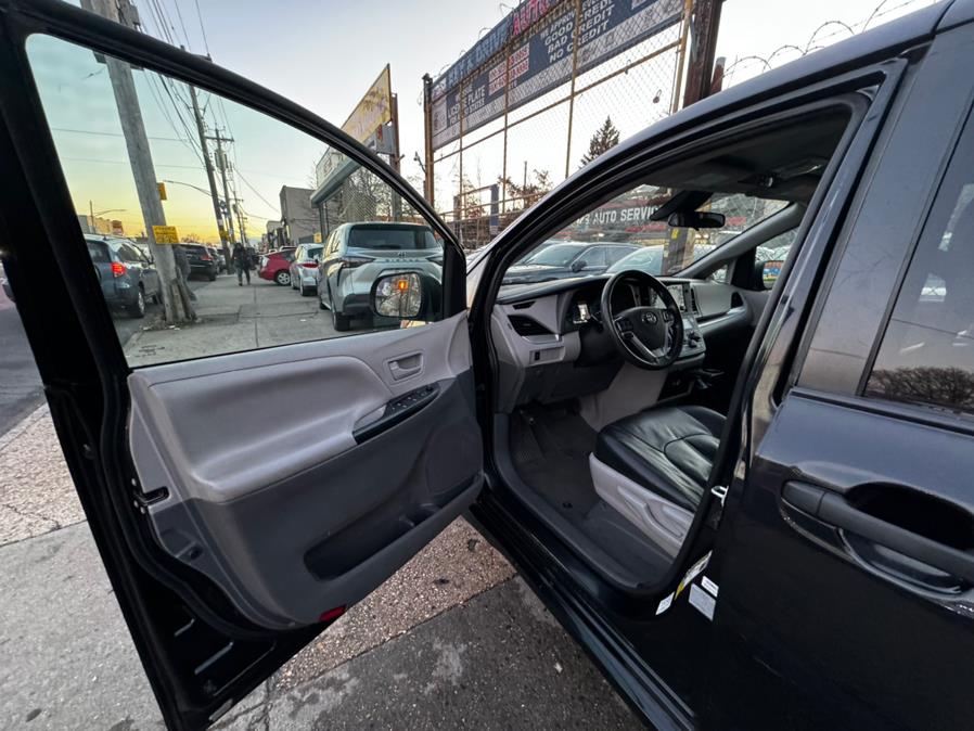 2020 Toyota Sienna L FWD 7-Passenger (Natl), available for sale in BROOKLYN, New York | Deals on Wheels International Auto. BROOKLYN, New York 2020 Toyota Sienna L FWD 7-Passenger (Natl), available for sale in BROOKLYN, New York | Deals on Wheels International Auto. BROOKLYN, New York
