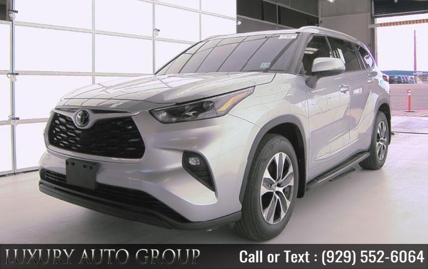 2022 Toyota Highlander XLE AWD (Natl), available for sale in Bronx, New York | Luxury Auto Group. Bronx, New York