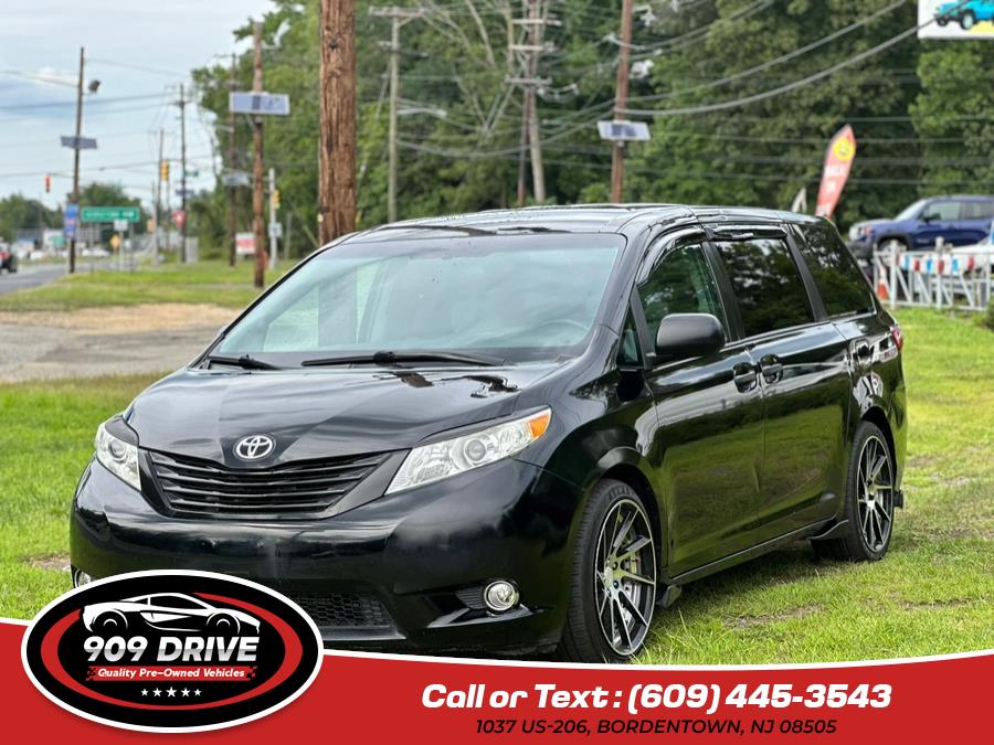 Used 2015 Toyota Sienna in BORDENTOWN, New Jersey | 909 Drive. BORDENTOWN, New Jersey