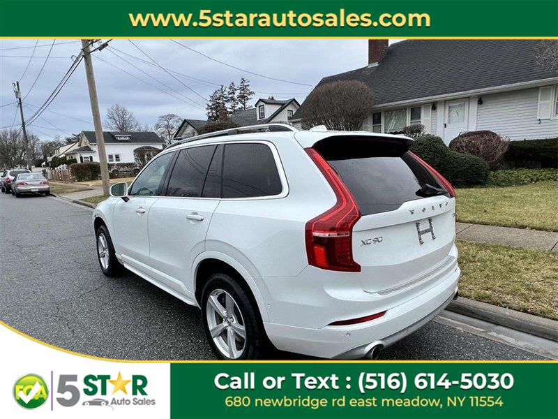 2018 Volvo XC90 T5 Momentum photo 4