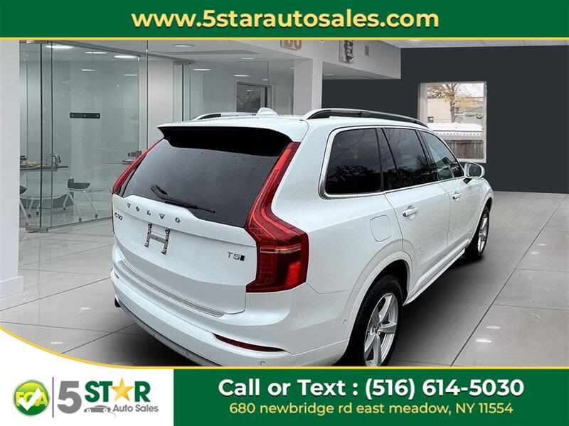 2018 Volvo XC90 T5 Momentum photo 2