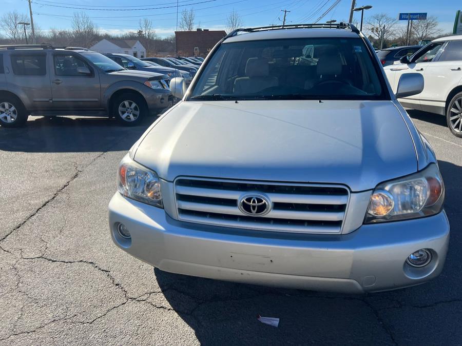 2005 Toyota Highlander 4dr V6 4WD Limited w/3rd Row, available for sale in Raynham, Massachusetts | J & A Auto Center. Raynham, Massachusetts