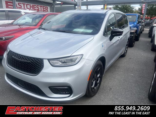 2023 Chrysler Pacifica Hybrid Limited, available for sale in Bronx, New York | Eastchester Motor Cars. Bronx, New York