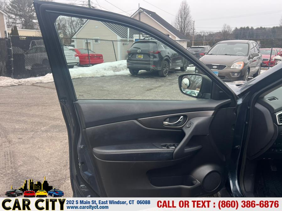 2014 Nissan Rogue Sv AWD, available for sale in East Windsor, Connecticut | Car City LLC. East Windsor, Connecticut 2014 Nissan Rogue Sv AWD, available for sale in East Windsor, Connecticut | Car City LLC. East Windsor, Connecticut