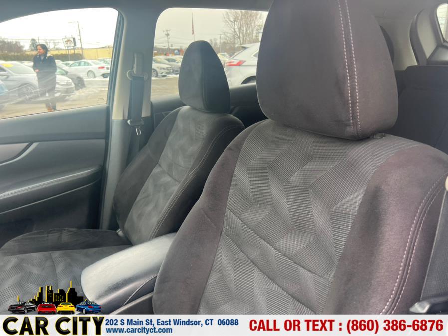 2014 Nissan Rogue Sv AWD, available for sale in East Windsor, Connecticut | Car City LLC. East Windsor, Connecticut 2014 Nissan Rogue Sv AWD, available for sale in East Windsor, Connecticut | Car City LLC. East Windsor, Connecticut