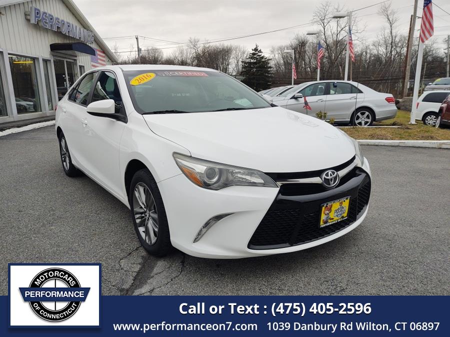 Used 2016 Toyota Camry in Wilton, Connecticut | Performance Motor Cars Of Connecticut LLC. Wilton, Connecticut