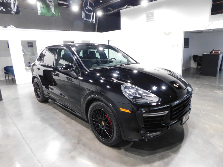 2017 Porsche Cayenne GTS photo 6