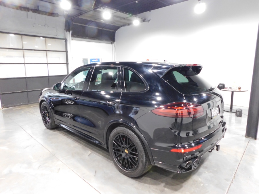 2017 Porsche Cayenne GTS photo 3