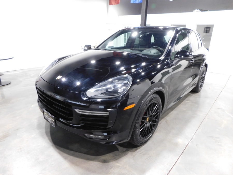 2017 Porsche Cayenne GTS photo 4