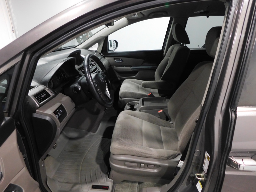 2016 Honda Odyssey SE photo 16