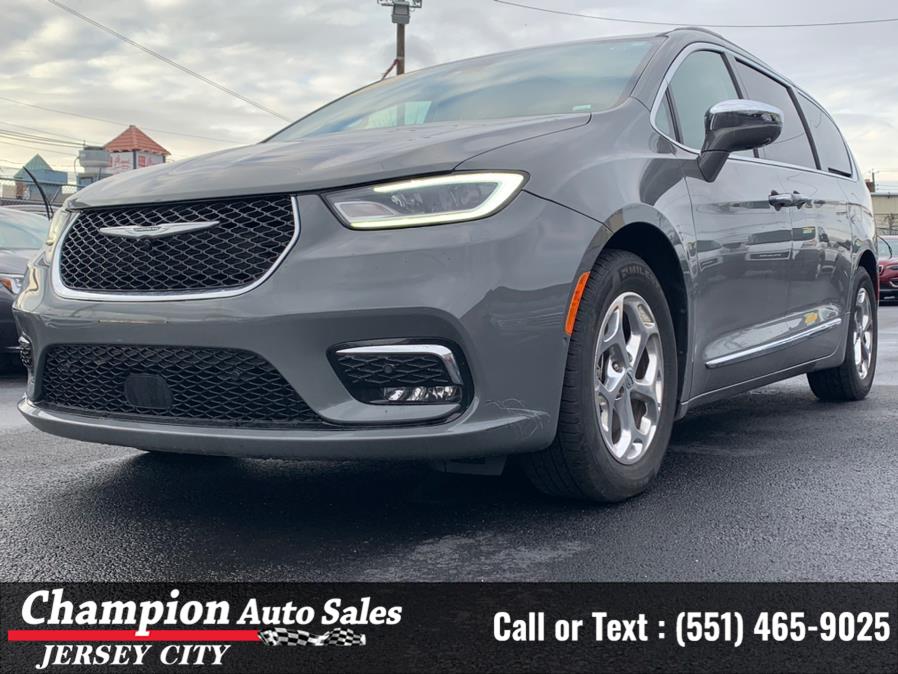 2022 Chrysler Pacifica Limited FWD, available for sale in Jersey City, New Jersey | Champion Auto Sales. Jersey City, New Jersey