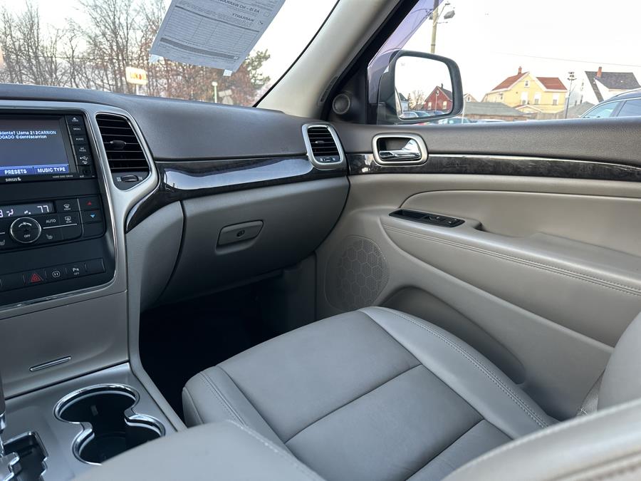 2011 Jeep Grand Cherokee 4WD 4dr Laredo, available for sale in Little Ferry, New Jersey | Victoria Preowned Autos Inc. Little Ferry, New Jersey 2011 Jeep Grand Cherokee 4WD 4dr Laredo, available for sale in Little Ferry, New Jersey | Victoria Preowned Autos Inc. Little Ferry, New Jersey