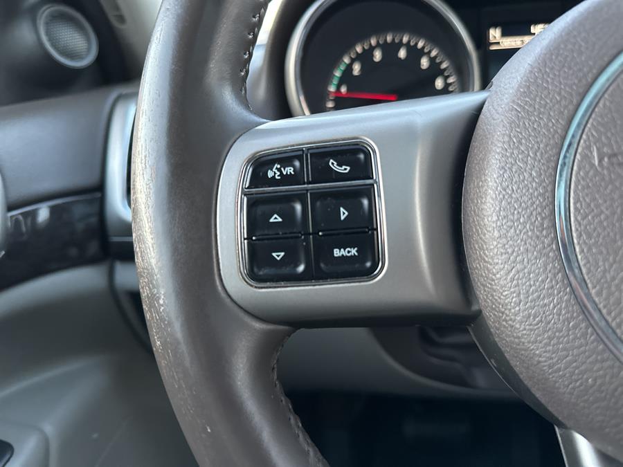 2011 Jeep Grand Cherokee 4WD 4dr Laredo, available for sale in Little Ferry, New Jersey | Victoria Preowned Autos Inc. Little Ferry, New Jersey 2011 Jeep Grand Cherokee 4WD 4dr Laredo, available for sale in Little Ferry, New Jersey | Victoria Preowned Autos Inc. Little Ferry, New Jersey