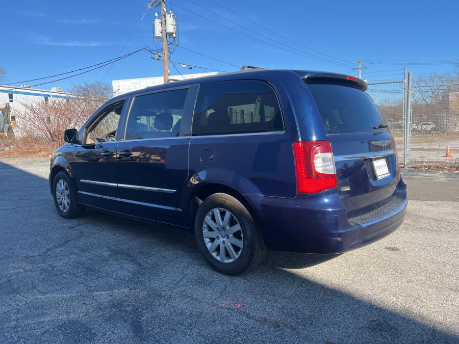 2014 Chrysler Town & Country 4dr Wgn Touring, available for sale in Milford, Connecticut | Dealertown Auto Wholesalers. Milford, Connecticut 2014 Chrysler Town & Country 4dr Wgn Touring, available for sale in Milford, Connecticut | Dealertown Auto Wholesalers. Milford, Connecticut
