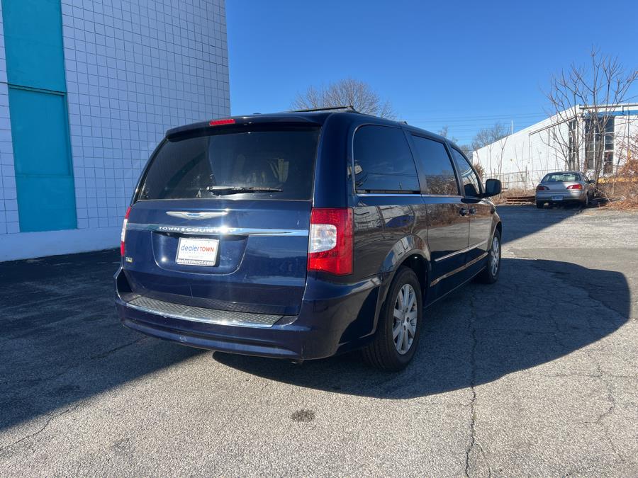 2014 Chrysler Town & Country 4dr Wgn Touring, available for sale in Milford, Connecticut | Dealertown Auto Wholesalers. Milford, Connecticut 2014 Chrysler Town & Country 4dr Wgn Touring, available for sale in Milford, Connecticut | Dealertown Auto Wholesalers. Milford, Connecticut