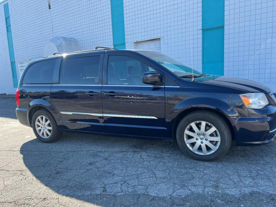 2014 Chrysler Town & Country 4dr Wgn Touring, available for sale in Milford, Connecticut | Dealertown Auto Wholesalers. Milford, Connecticut 2014 Chrysler Town & Country 4dr Wgn Touring, available for sale in Milford, Connecticut | Dealertown Auto Wholesalers. Milford, Connecticut
