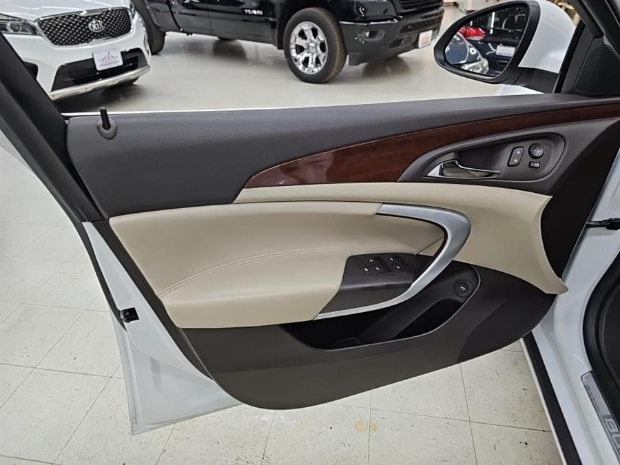 2016 Buick Regal Base photo 10