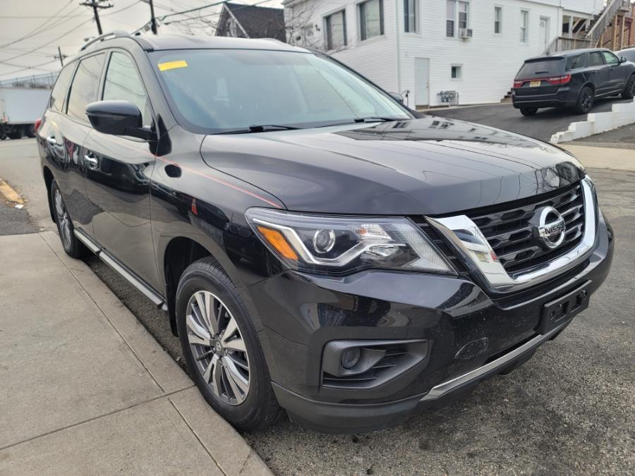 2020 Nissan Pathfinder 4x4 S, available for sale in Lodi, New Jersey | AW Auto & Truck Wholesalers, Inc. Lodi, New Jersey