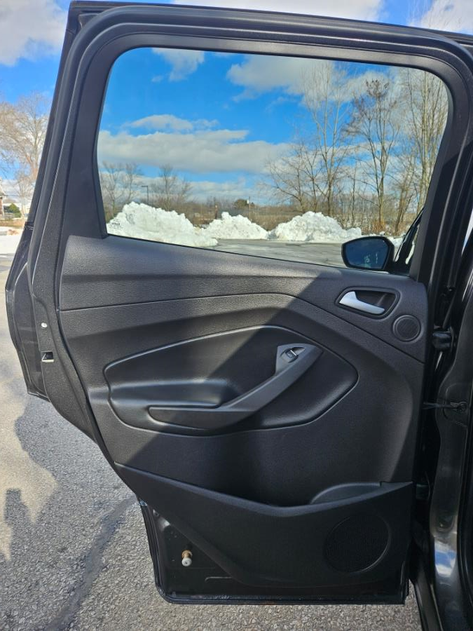 2017 Ford Escape SE 4WD, available for sale in New Britain, Connecticut | Supreme Automotive. New Britain, Connecticut 2017 Ford Escape SE 4WD, available for sale in New Britain, Connecticut | Supreme Automotive. New Britain, Connecticut