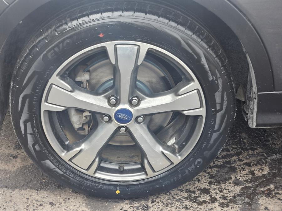 2017 Ford Escape SE 4WD, available for sale in New Britain, Connecticut | Supreme Automotive. New Britain, Connecticut 2017 Ford Escape SE 4WD, available for sale in New Britain, Connecticut | Supreme Automotive. New Britain, Connecticut