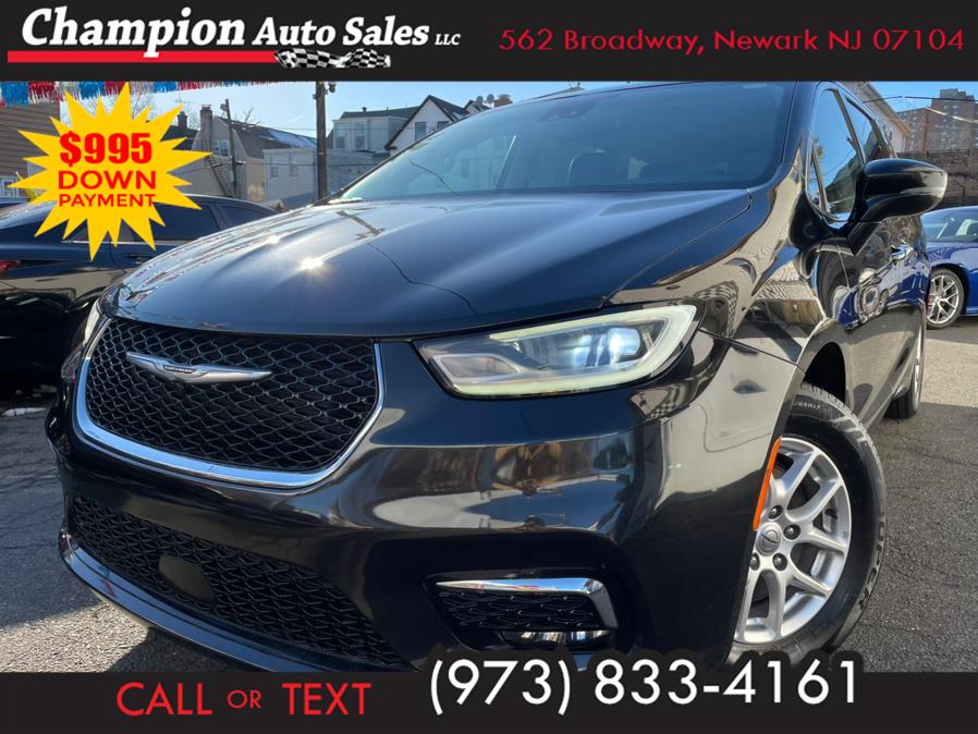 2021 Chrysler Pacifica Touring L FWD, available for sale in Newark , New Jersey | Champion Used Auto Sales 2. Newark , New Jersey