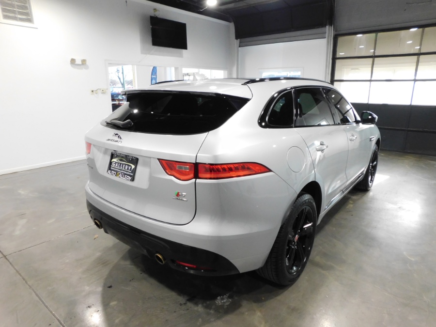 2019 Jaguar F-Pace S photo 5