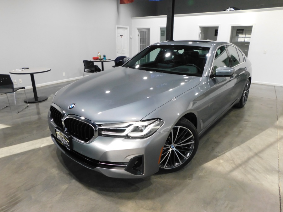 2021 BMW 5 Series 530i photo 1