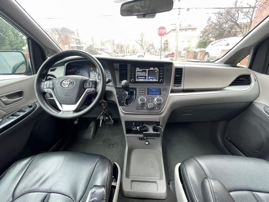 2020 Toyota Sienna L FWD 7-Passenger (Natl), available for sale in BROOKLYN, New York | Deals on Wheels International Auto. BROOKLYN, New York 2020 Toyota Sienna L FWD 7-Passenger (Natl), available for sale in BROOKLYN, New York | Deals on Wheels International Auto. BROOKLYN, New York