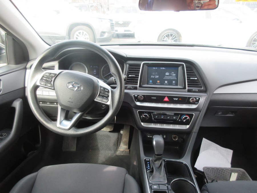 2019 Hyundai Sonata SE 2.4L, available for sale in Linden, New Jersey | Route 27 Auto Mall. Linden, New Jersey 2019 Hyundai Sonata SE 2.4L, available for sale in Linden, New Jersey | Route 27 Auto Mall. Linden, New Jersey