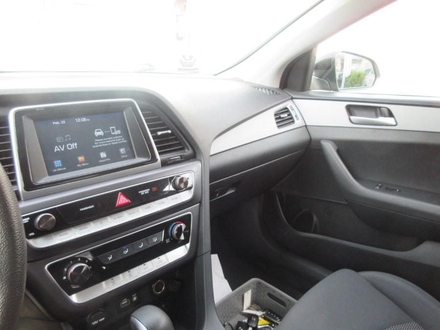 2019 Hyundai Sonata SE 2.4L, available for sale in Linden, New Jersey | Route 27 Auto Mall. Linden, New Jersey 2019 Hyundai Sonata SE 2.4L, available for sale in Linden, New Jersey | Route 27 Auto Mall. Linden, New Jersey